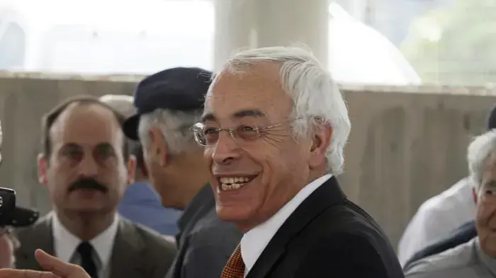 יוסי גל בהלוויתו של דוד קמחי מרץ 2010 יוסי גל בהלוויתו של דוד קמחי מרץ 2010