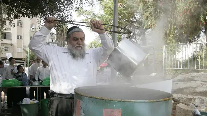 הגעלת כלים של עמותת חסדי נעמי מרץ 2010