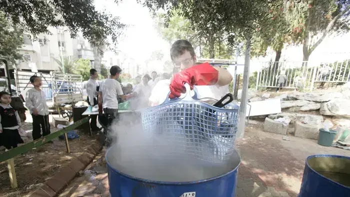 הגעלת כלים של עמותת חסדי נעמי מרץ 2010