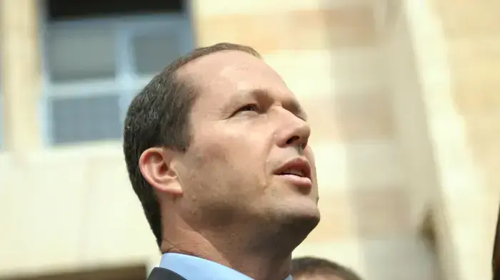 ניר ברקת בטקס חשיפת המצה הגדולה בעולם מרץ 2010