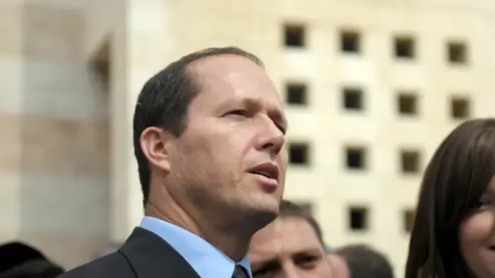ניר ברקת בטקס חשיפת המצה הגדולה בעולם מרץ 2010