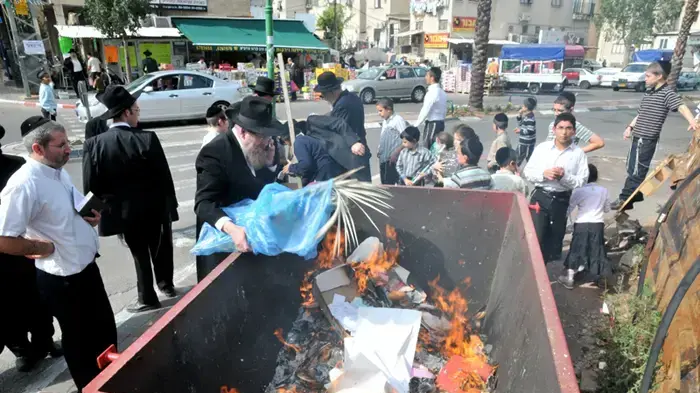 הבערת חמץ בבני ברק מרץ 2010