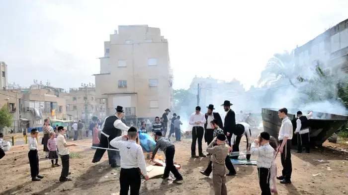 הבערת חמץ בבני ברק מרץ 2010