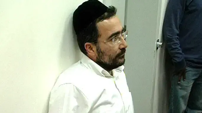 "לא משחררים את מרשי בגלל אולמרט וזקן"
