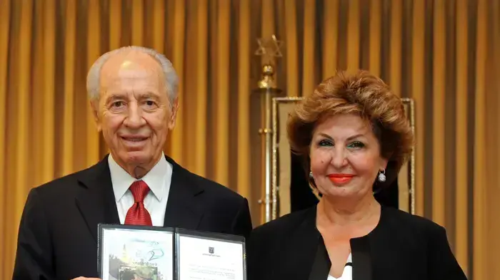 נשיא המדינה שמעון פרס בטקס הצדעה לעלייה מברית המועצות שנערך במשכן הנשיא- אפריל 2010 