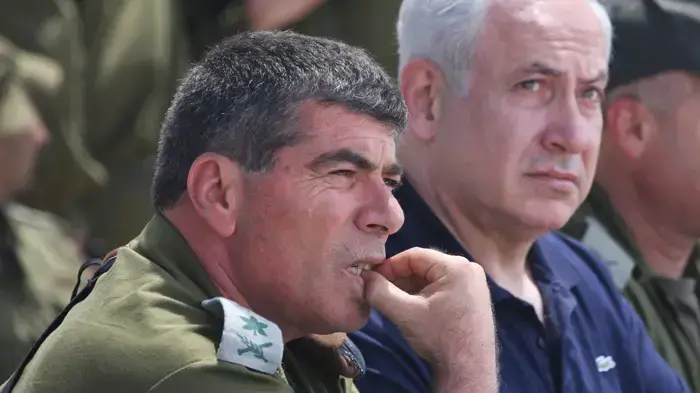בנימין נתניהו וגבי אשכנזי בתרגיל באליקים מאי 2010