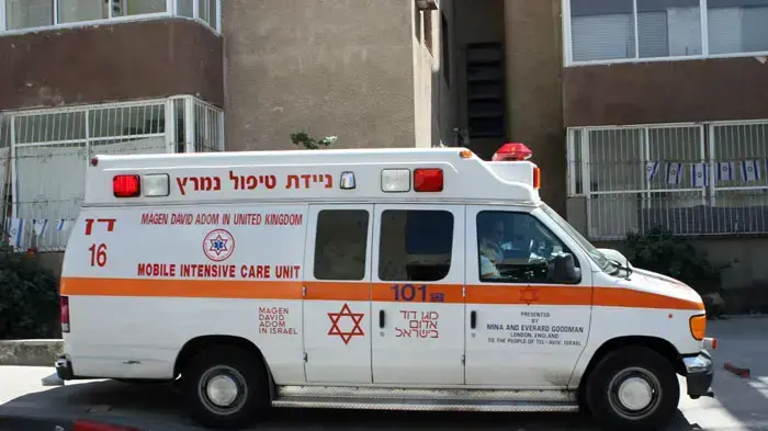 הקלטת שיחה בין מוקדנית מד"א לשרברב שנפל לבור