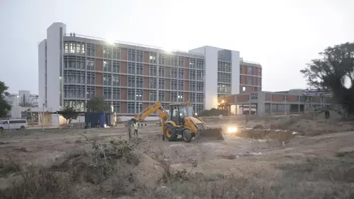 עבודות לפינוי הקברים בבית החולים ברזילי באשקלון עבודות לפינוי הקברים בבית החולים ברזילי באשקלון