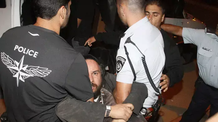 חרדים הפגינו נגד פינוי הקברים בבית החולים ברזילי באשקלון