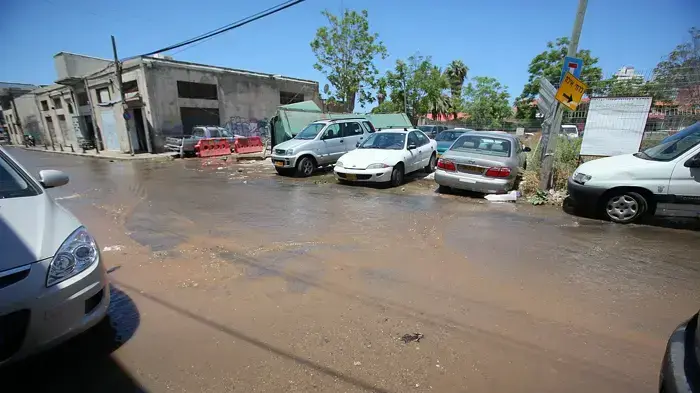 הצפה ברחובות נווה צדק מאי 2010