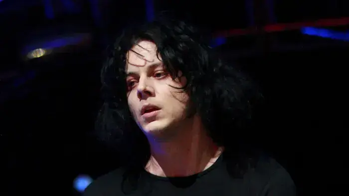 ג'ק ווייט עם להקת Dead Weather ג'ק ווייט עם להקת Dead Weather
