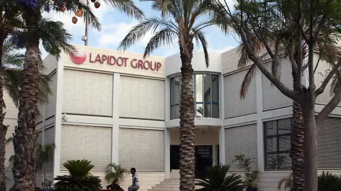 עובדים שהגיעו למפעל לפידות בקיסריה וכניסתם נמנעה עקב חקירת רצח המאבטח עובדים שהגיעו למפעל לפידות בקיסריה וכניסתם נמנעה עקב חקירת רצח המאבטח