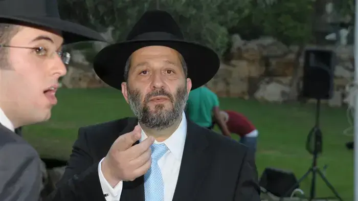 אריה דרעי השיא את ביתו דסי דרעי - מאי 2010