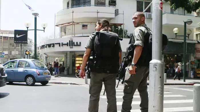 התרעת פיגוע בכיכר דיזינגוף בתל אביב וחיפושים אחר חשודים וחפצים חשודים  מאי 2010 