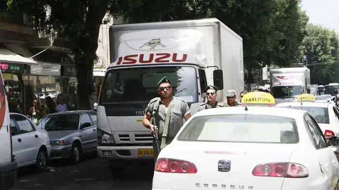 התרעת פיגוע בכיכר דיזינגוף בתל אביב וחיפושים אחר חשודים וחפצים חשודים  מאי 2010 