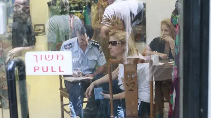 התרעת פיגוע בכיכר דיזינגוף בתל אביב וחיפושים אחר חשודים וחפצים חשודים  מאי 2010 
