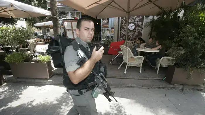 התרעת פיגוע בכיכר דיזינגוף בתל אביב וחיפושים אחר חשודים וחפצים חשודים  מאי 2010 