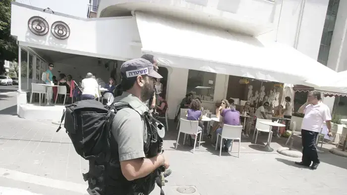 התרעת פיגוע בכיכר דיזינגוף בתל אביב וחיפושים אחר חשודים וחפצים חשודים  מאי 2010 