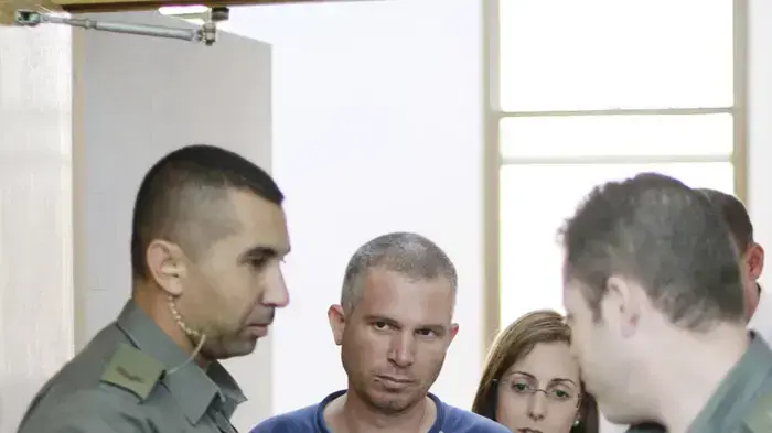 שי אברהמוף מובא להארכת מעצר בחשד להתעללות בעשרות ילדים