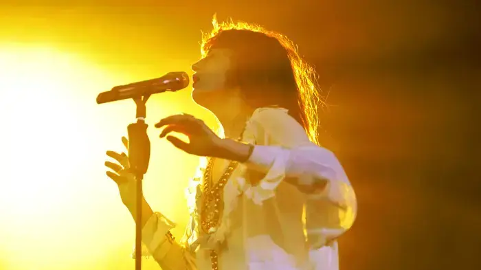 פלורנס וולץ' מההרכב Florence And The Machine בהופעה בפסטיבל פרימוורה פלורנס וולץ' מההרכב Florence And The Machine בהופעה בפסטיבל פרימוורה