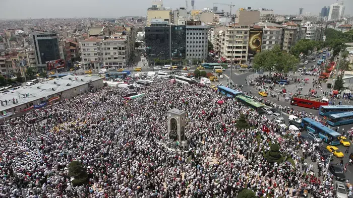 הפגנות נגד ישראל בכיכר טקסים באיסטנבול 31.5.2010
