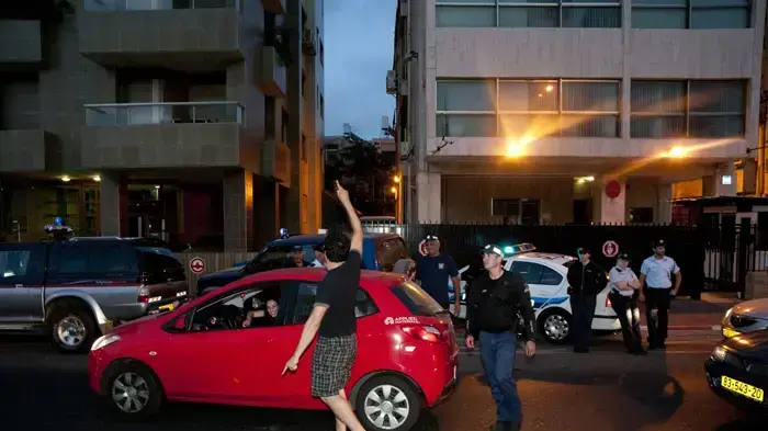 הפגנת חברי תנועת "אם תרצו" מול השגרירות הטורקית בארץ בעקבות תקרית משט הסיוע לעזה- מאי 2010 