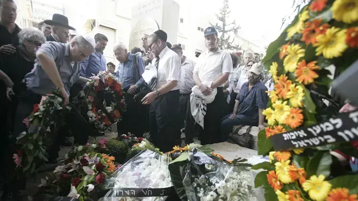 הלוויתו של לובה אליאב יוני 2010