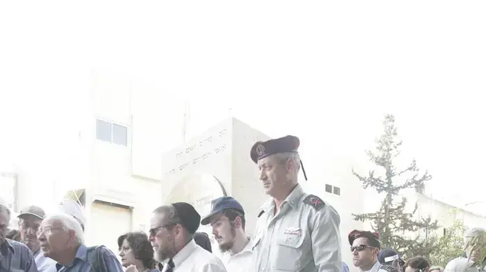 הלוויתו של לובה אליאב יוני 2010