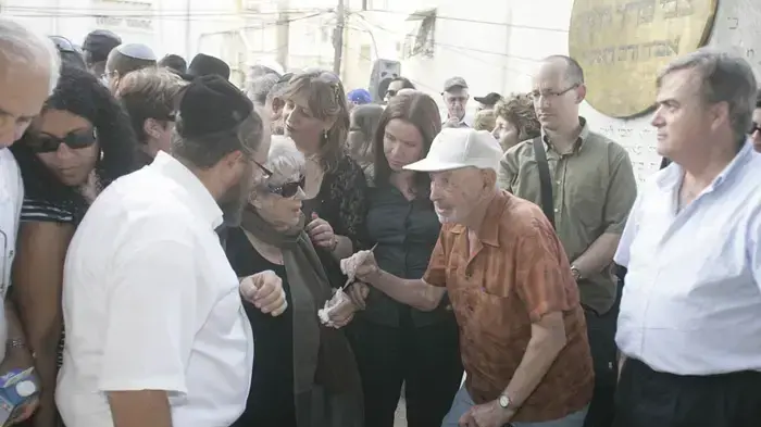 הלוויתו של לובה אליאב יוני 2010