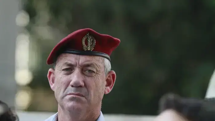 בני גנץ בהלוויה של לובה אליאב יוני 2010 בני גנץ בהלוויה של לובה אליאב יוני 2010
