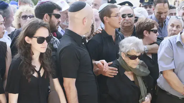 הלוויתו של לובה אליאב יוני 2010