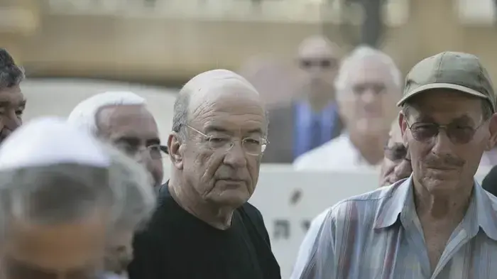 יוסי שריד בהלוויה של לובה אליאב יוני 2010