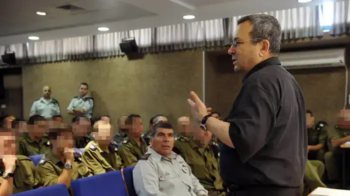 שר הביטחון, אהוד ברק, מבקר בבסיס השייטת יוני- 2010 שר הביטחון, אהוד ברק, מבקר בבסיס השייטת יוני- 2010
