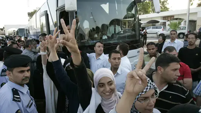 פעילי המשט משוחררים מישראל ומגיעים לירדן