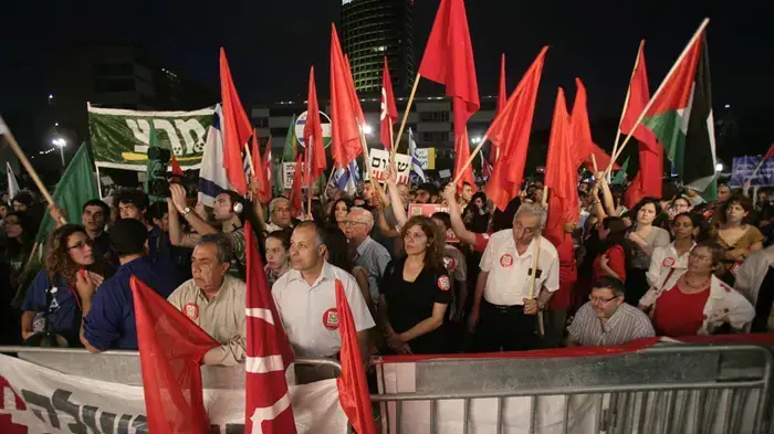 הפגנת פעילי שמאל בתל אביב לציון 43 שנה לכיבוש, יוני 2010