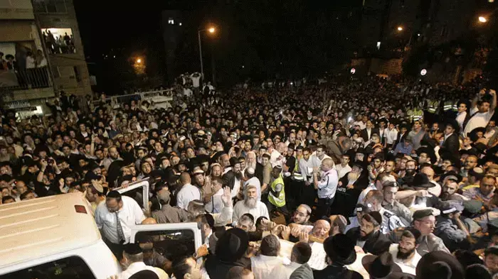 הלווית הרב מרדכי אליהו יוני 2010 ירושלים