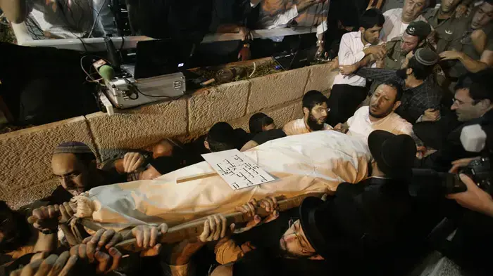 הלווית הרב מרדכי אליהו יוני 2010 ירושלים