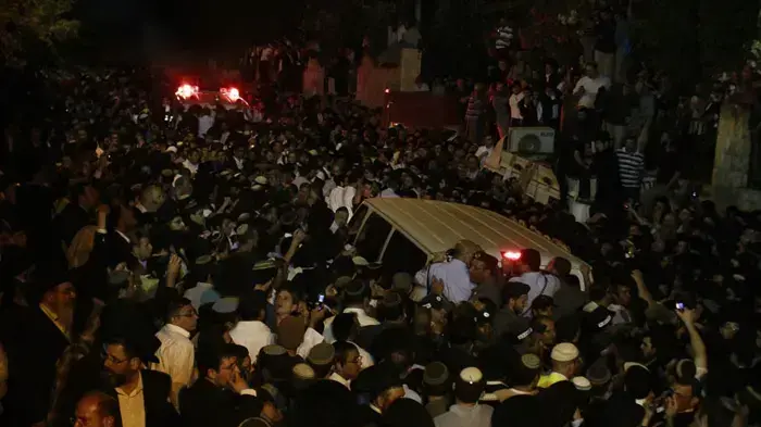 הלווית הרב מרדכי אליהו יוני 2010 ירושלים