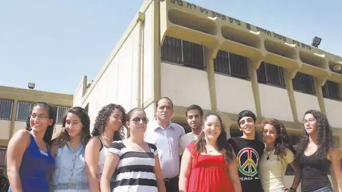 התלמידים ויו"ר ועד ההורים של ביה"ס-דוד חג'ג התלמידים ויו"ר ועד ההורים של ביה"ס-דוד חג'ג
