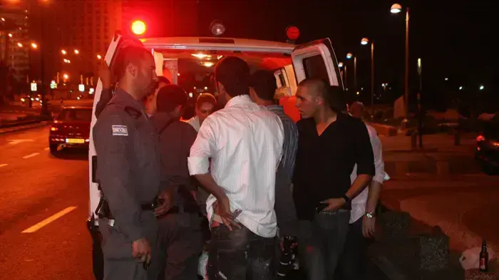 צעיר נדקר במהלך קטטה במועדון במתחם הדולפינריום בתל אביב