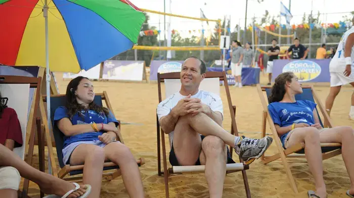 עיריית ירושלים הקימה חוף ים אמיתי בגן הפעמון בלב ירושלים, יוני 2010 