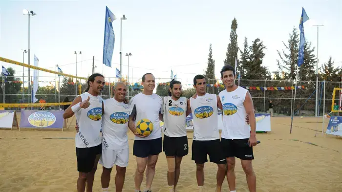 עיריית ירושלים הקימה חוף ים אמיתי בגן הפעמון בלב ירושלים, יוני 2010 