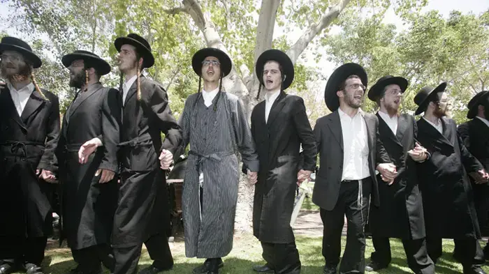 הפגנה של מאות חרדים נגד חפירות ארכיאולוגיות בפרויקט מתחם אנדרומדה ביפו הפכה לעימות אלים עם שוטרים  יוני 2010