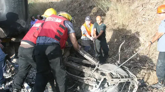 רכבת נוסעים התנגשה ברכב מסחרי שעמד על המסילה סמוך לתחנת בית יהושע . כתוצאה מההתנגשות ירדו שני קרונות מהמסילה ואישה נפצעה קל יוני 2010 רכבת נוסעים התנגשה ברכב מסחרי שעמד על המסילה סמוך לתחנת בית יהושע . כתוצאה מההתנגשות ירדו שני קרונות מהמסילה ואישה נפצעה קל יוני 2010