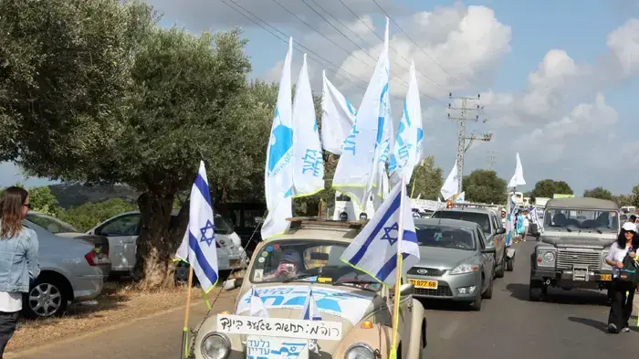צעדת משפחת שליט ממצפה הילה לקיבוץ כברי יוני 2010 צעדת משפחת שליט ממצפה הילה לקיבוץ כברי יוני 2010