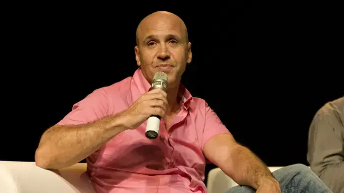 גל אוחובסקי בפאנל של הקרן החדשה גל אוחובסקי בפאנל של הקרן החדשה