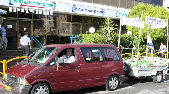 צעדת משפחת שליט בצומת מוצקין  יוני 2010