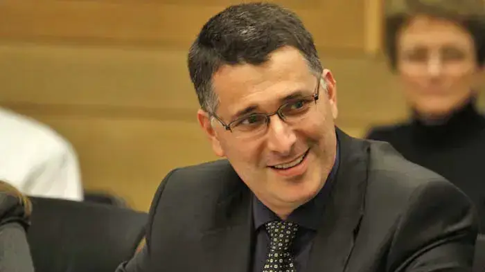 גדעון סער ואסתי פרז מותחים את תלמידי כיתות ו' במודיעין