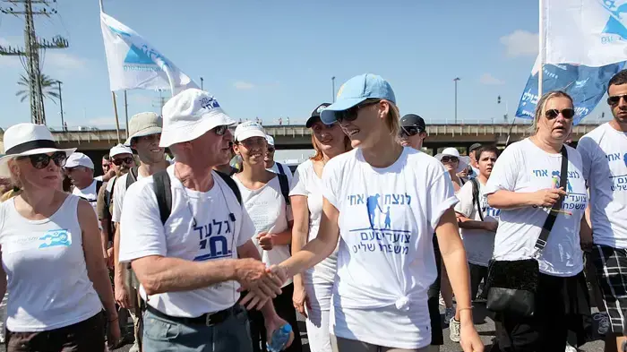 בר רפאלי, נועם שליט, גילת אנקורי