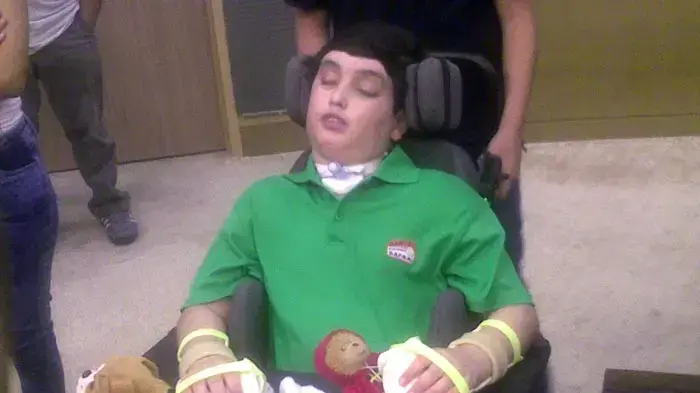 אמיר בלחסן, שנפגע מרכב כשרכב על קורקינט והפך לצמח בדיון בכנסת